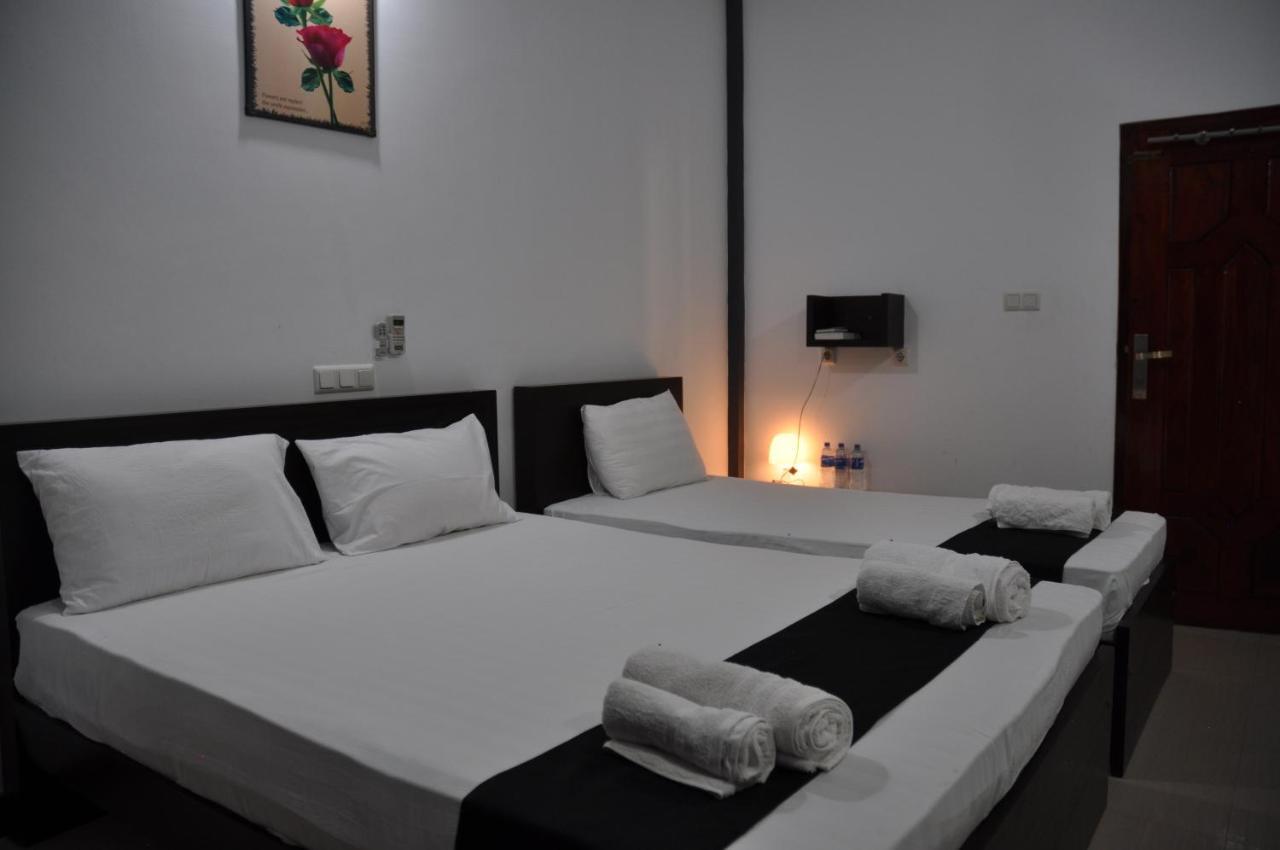 Hotel Agape Mannar Exteriör bild